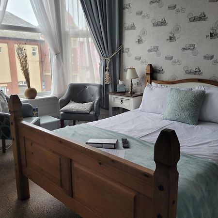 J'S Mayfair Guest House Blackpool Dış mekan fotoğraf