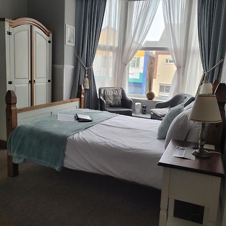 J'S Mayfair Guest House Blackpool Dış mekan fotoğraf