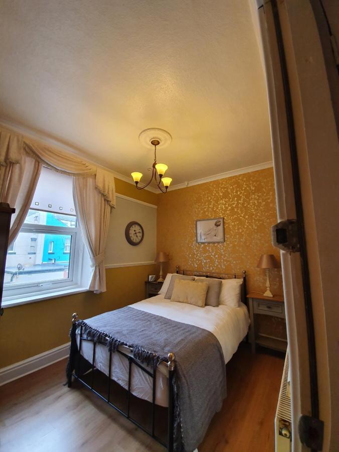 J'S Mayfair Guest House Blackpool Dış mekan fotoğraf