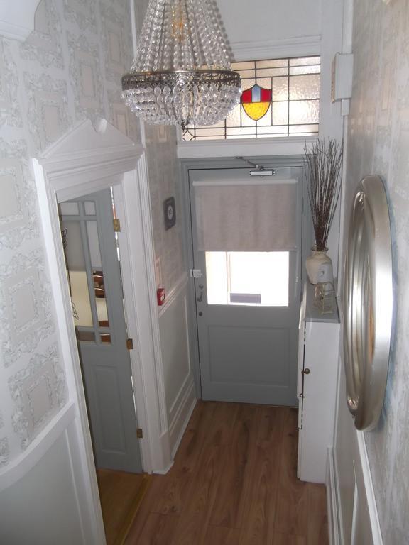 J'S Mayfair Guest House Blackpool Dış mekan fotoğraf